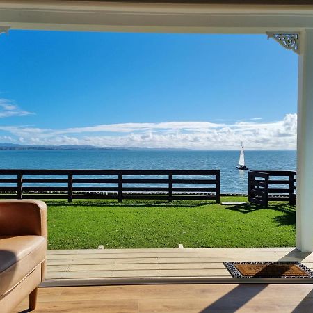 Red Rock Cottage, Beachfront Luxury Clarks Beach Екстер'єр фото