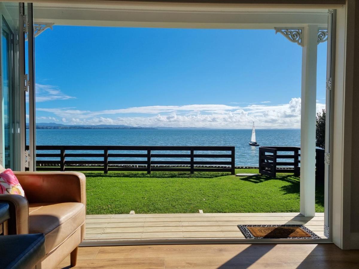 Red Rock Cottage, Beachfront Luxury Clarks Beach Екстер'єр фото
