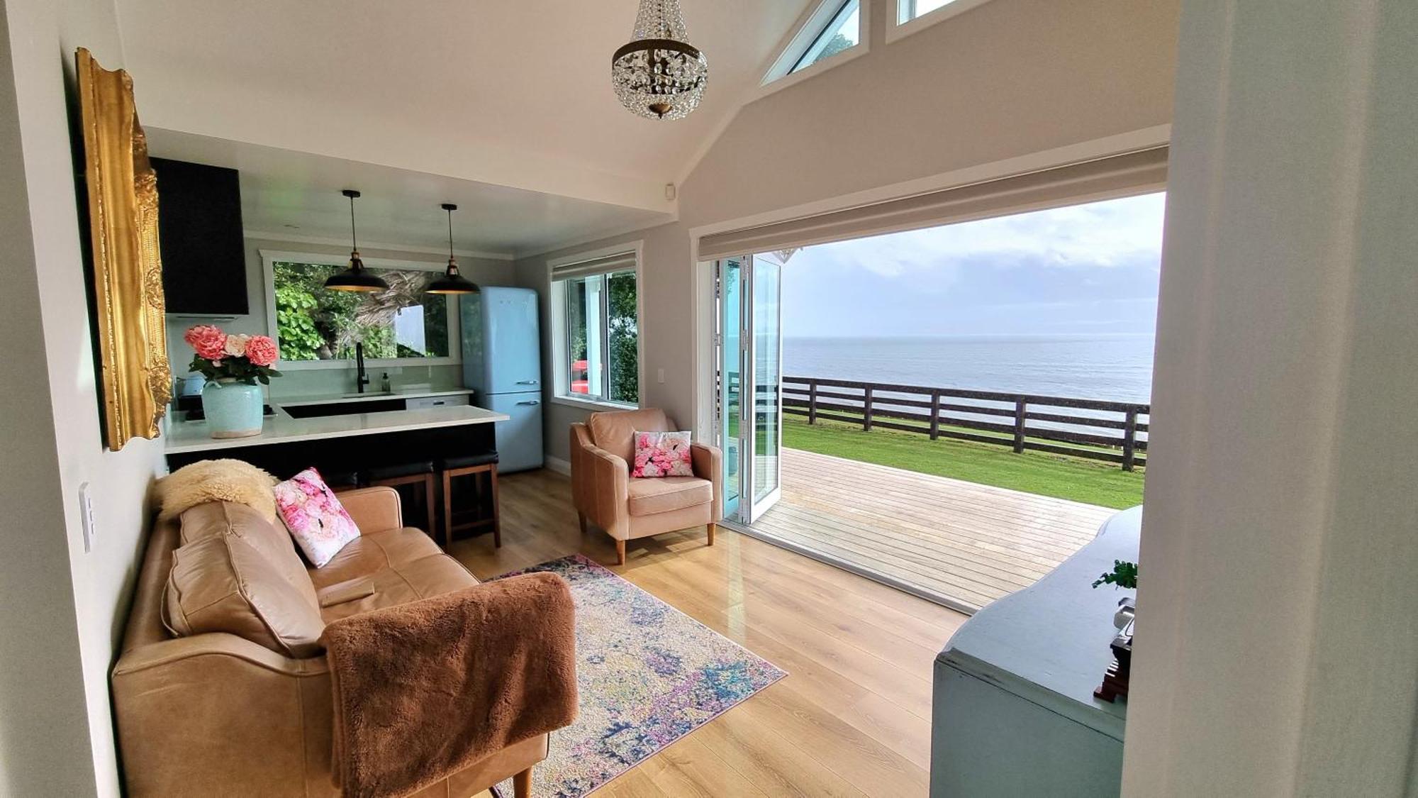 Red Rock Cottage, Beachfront Luxury Clarks Beach Екстер'єр фото